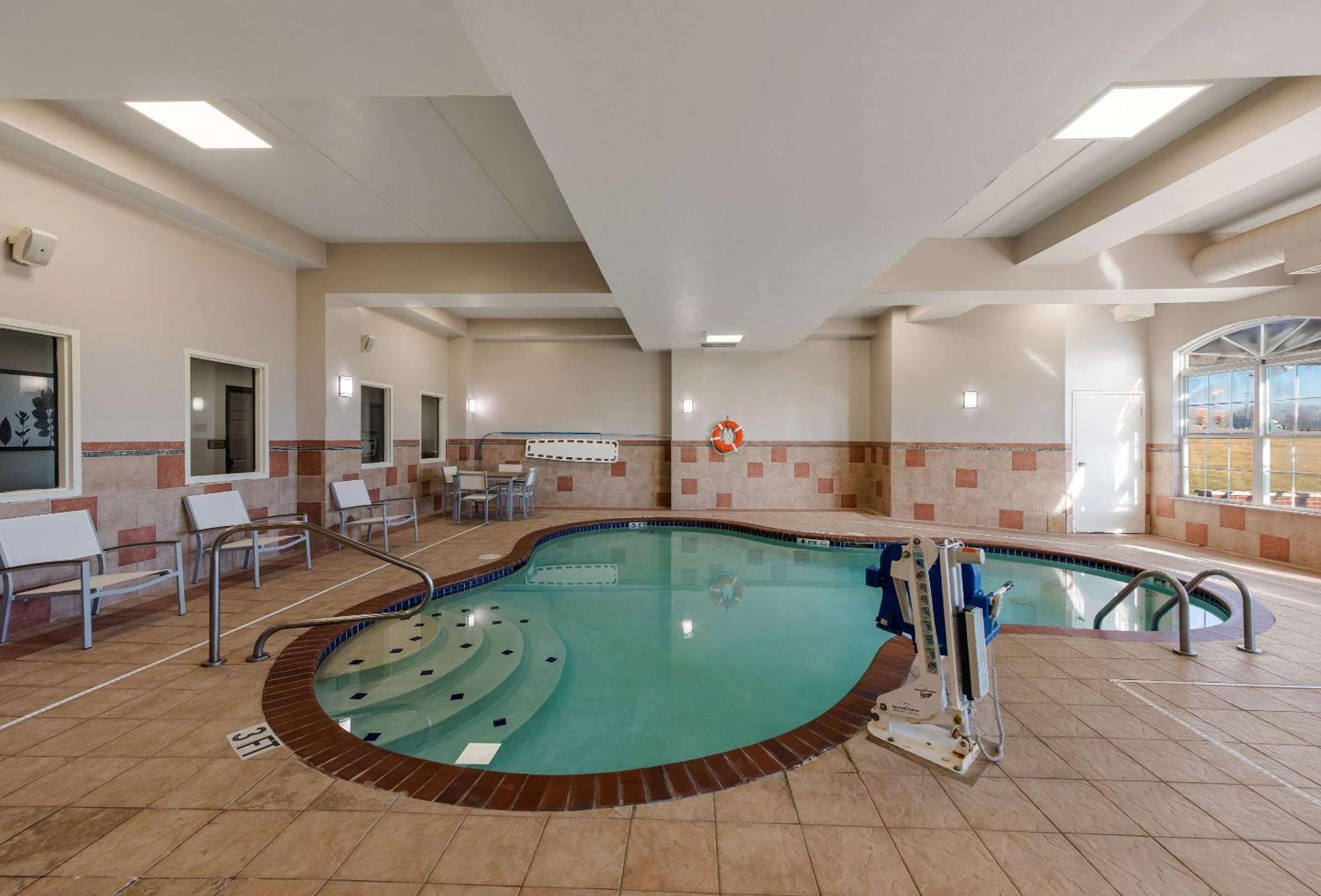 Country Inn & Suites By Radisson, Findlay, Oh Dış mekan fotoğraf